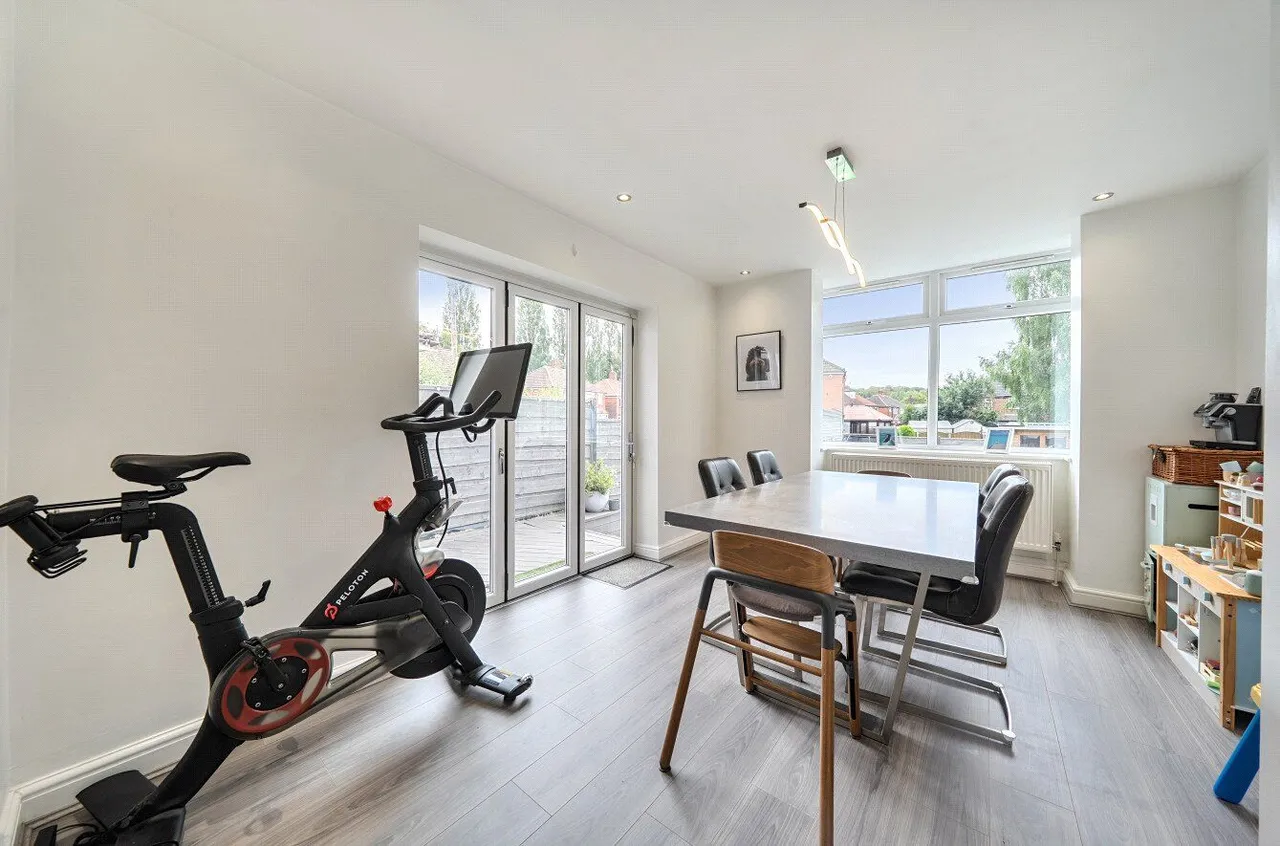 Kings Drive, Middleton, M24, photo 5