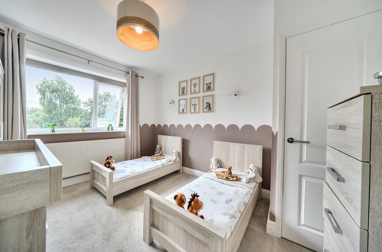 Kings Drive, Middleton, M24, photo 17