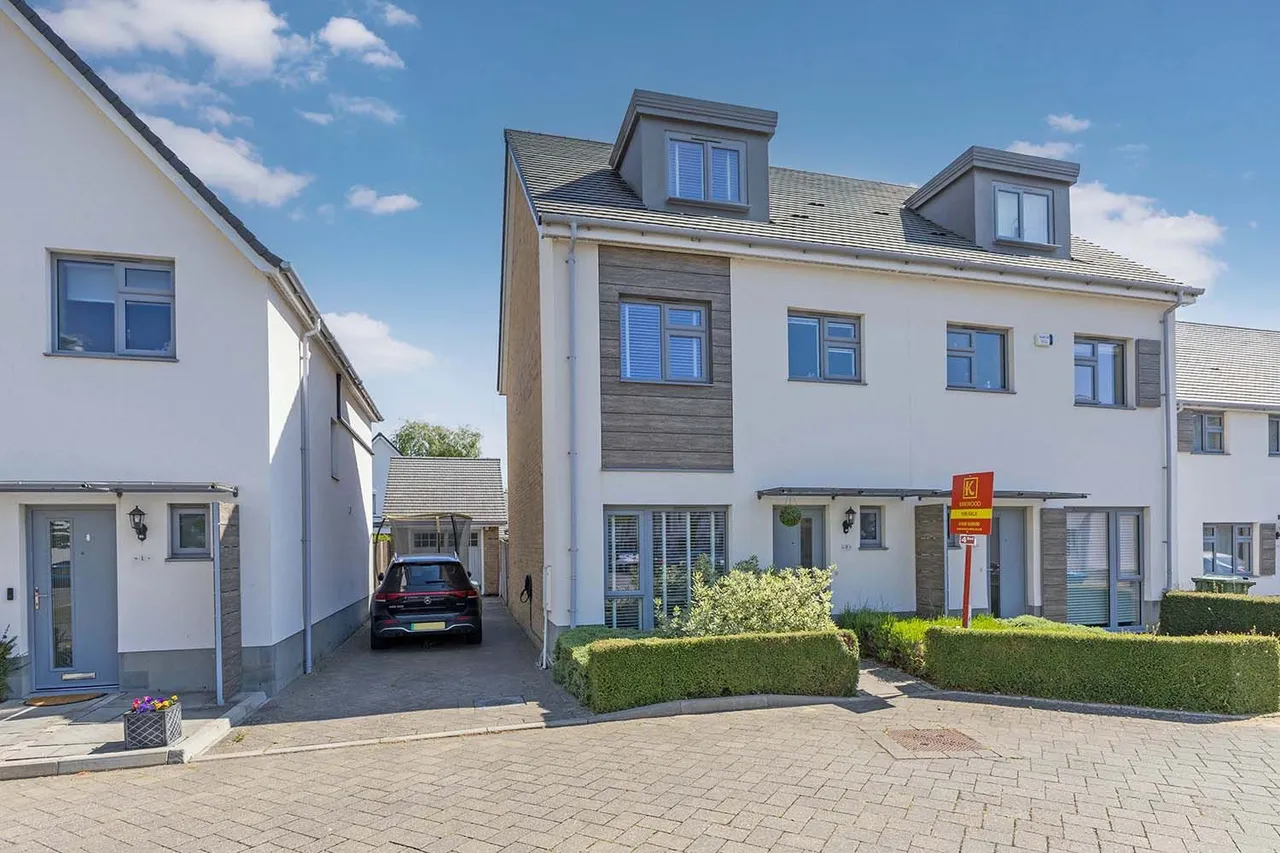 4 bed house for sale — Cygnet Way, Maidenhead, Berkshire