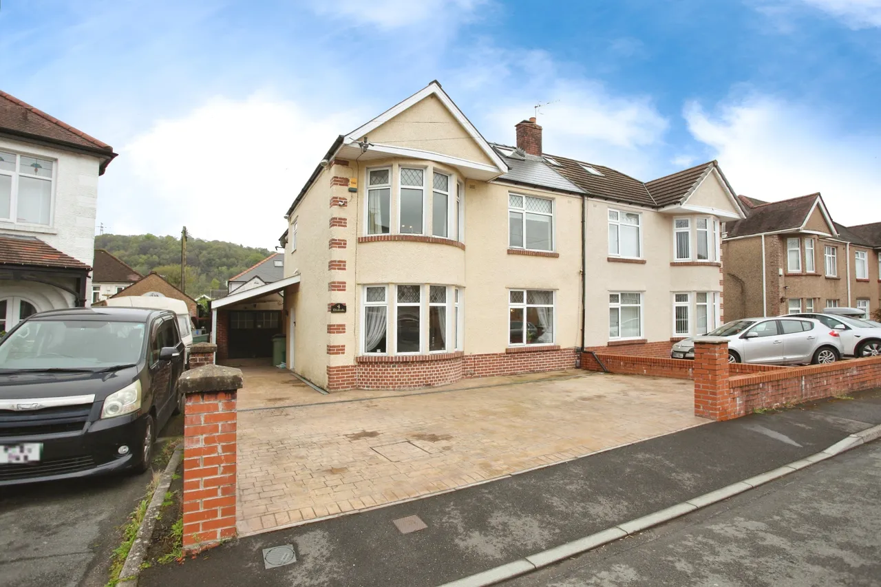 4 bed house for sale — Lon Heulog, Pontypridd