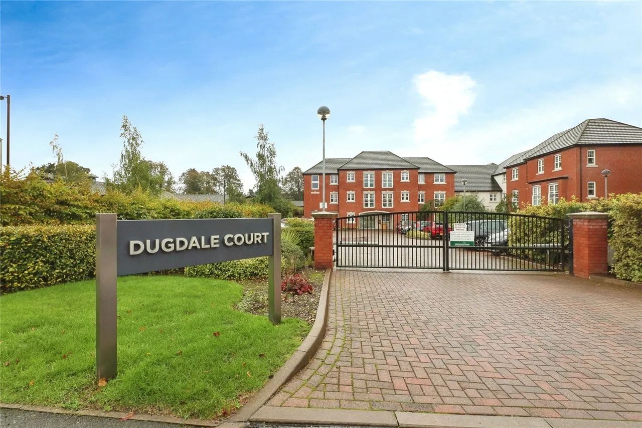 2 bed flat for sale, Coventry Road, Coleshill, B46