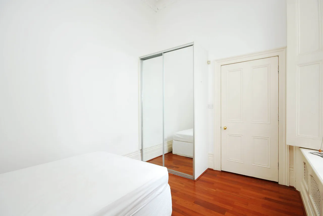 Flat 2, 60 Queens Gate, London, photo 7