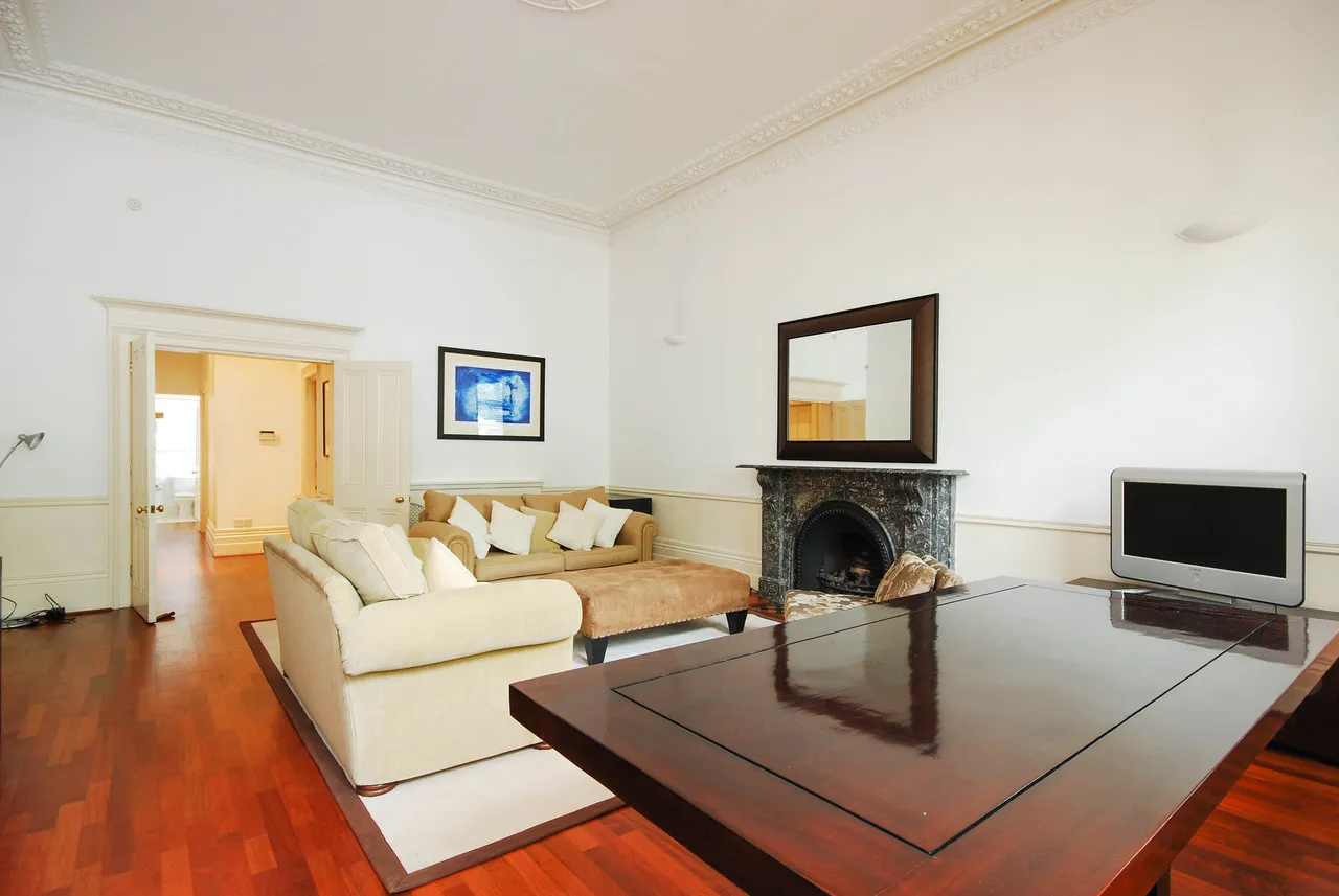 Flat 2, 60 Queens Gate, London, photo 4