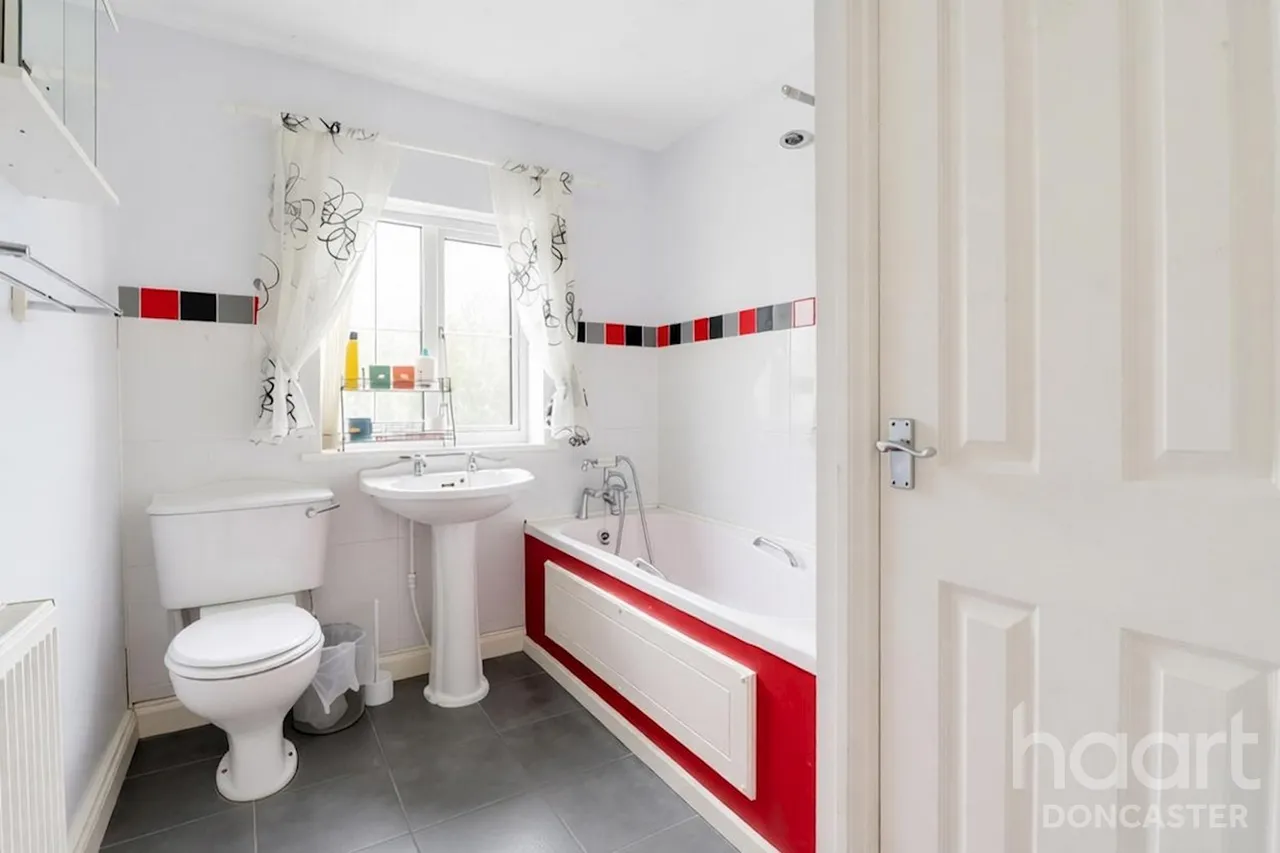 Castle Avenue, Rossington, DN11, photo 15