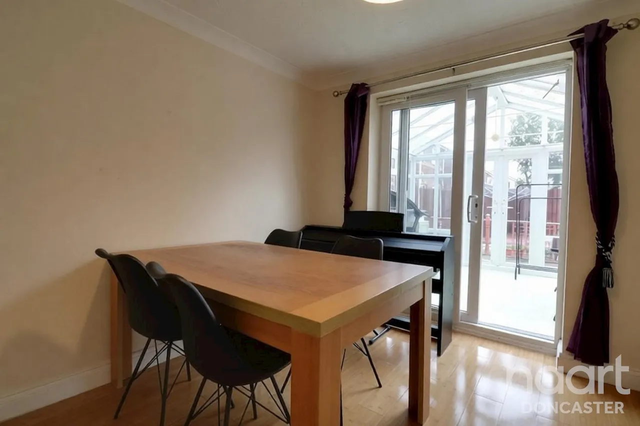 Castle Avenue, Rossington, DN11, photo 12