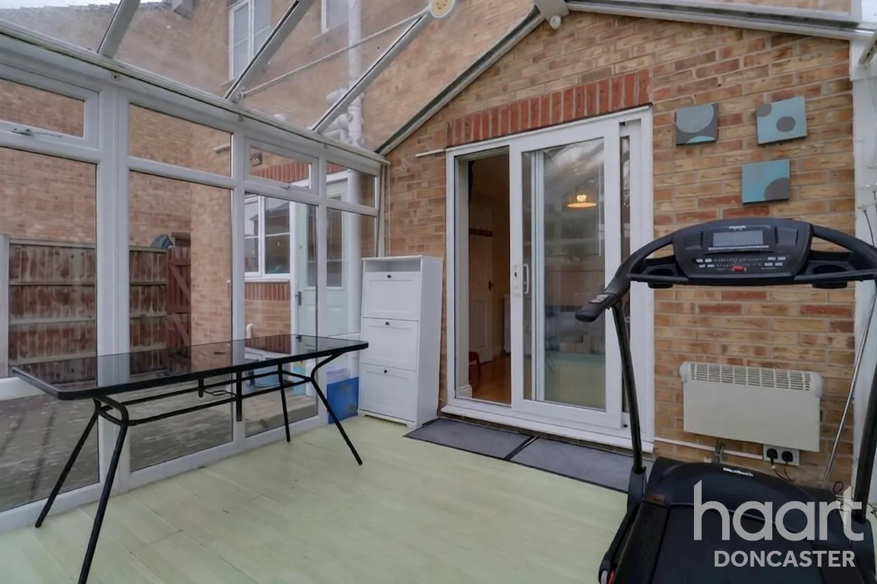 Castle Avenue, Rossington, DN11, photo 13