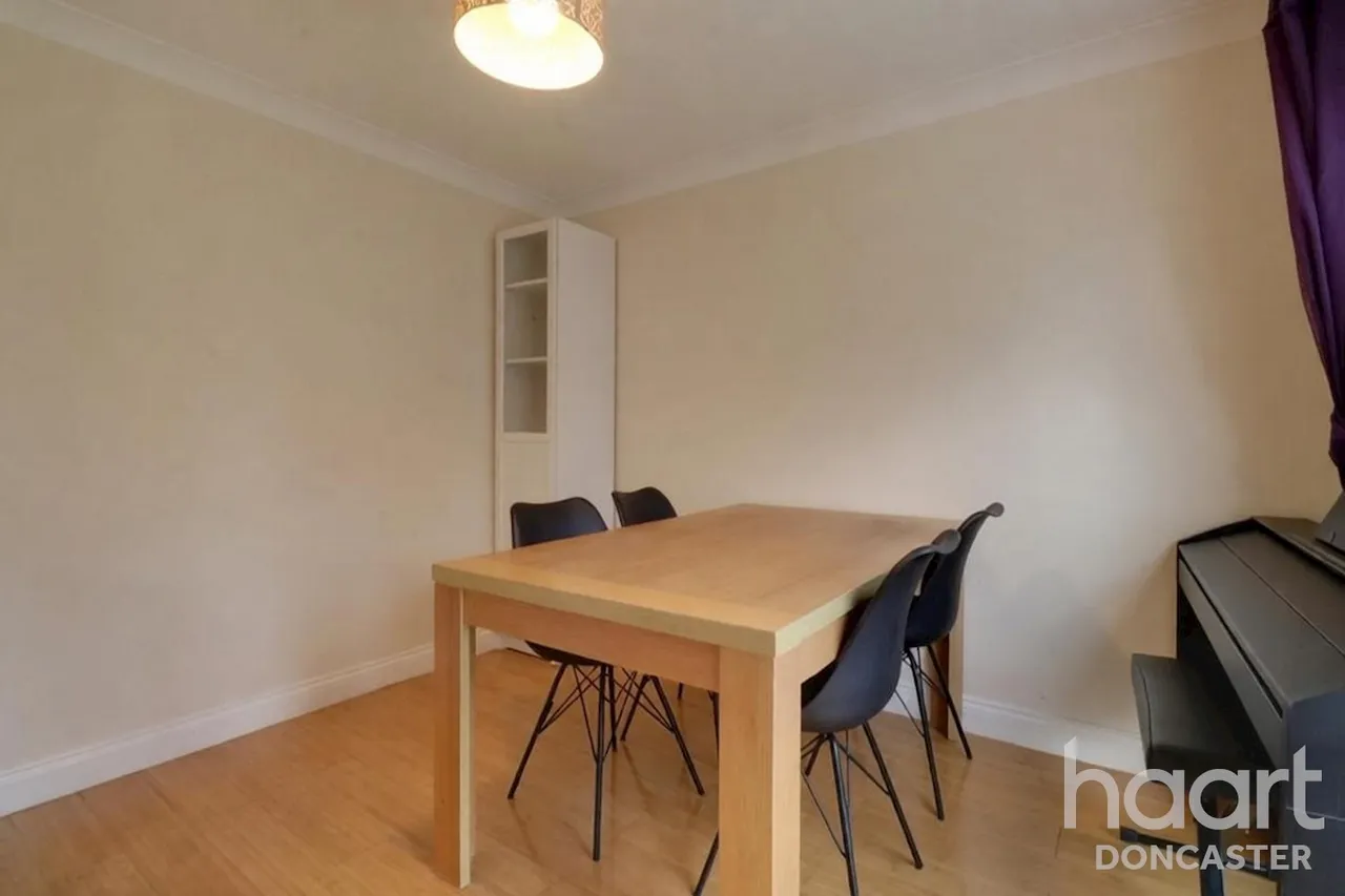Castle Avenue, Rossington, DN11, photo 11