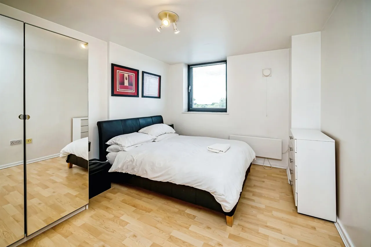 Bath Road, Slough, photo 2