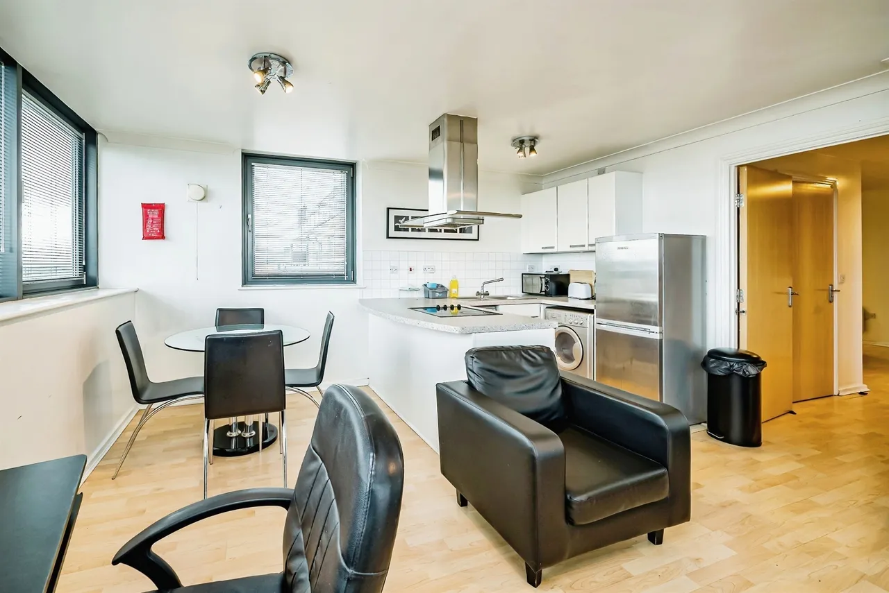 Bath Road, Slough, photo 8