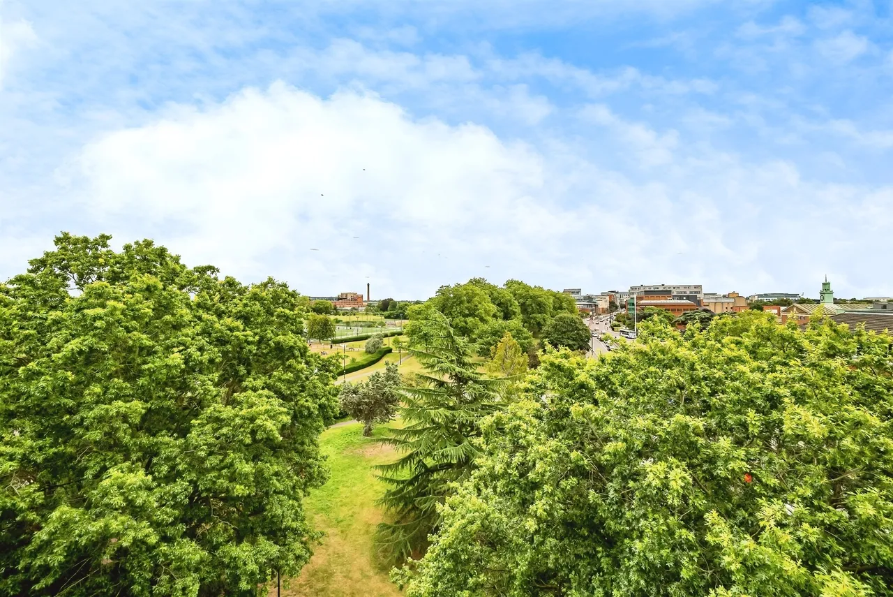 Bath Road, Slough, photo 3