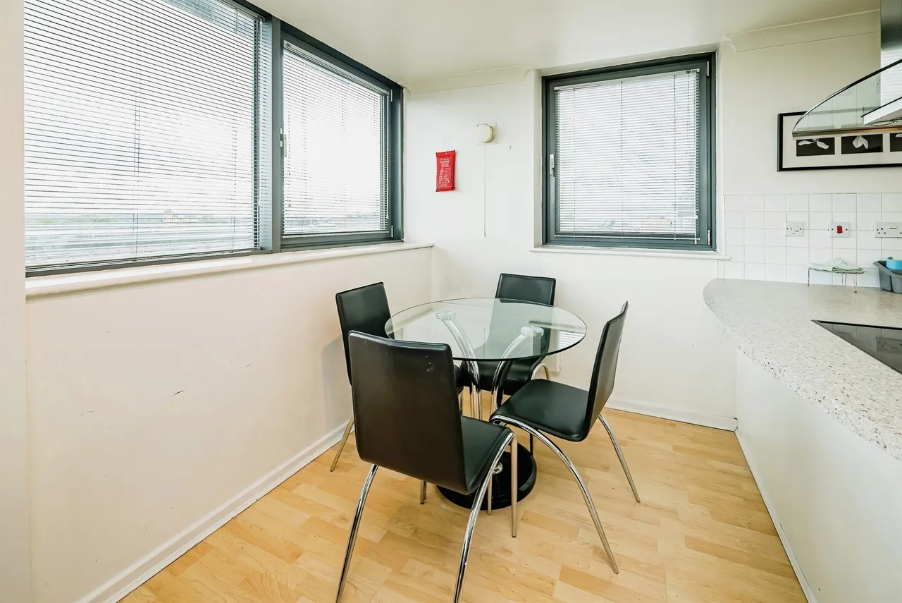 Bath Road, Slough, photo 11