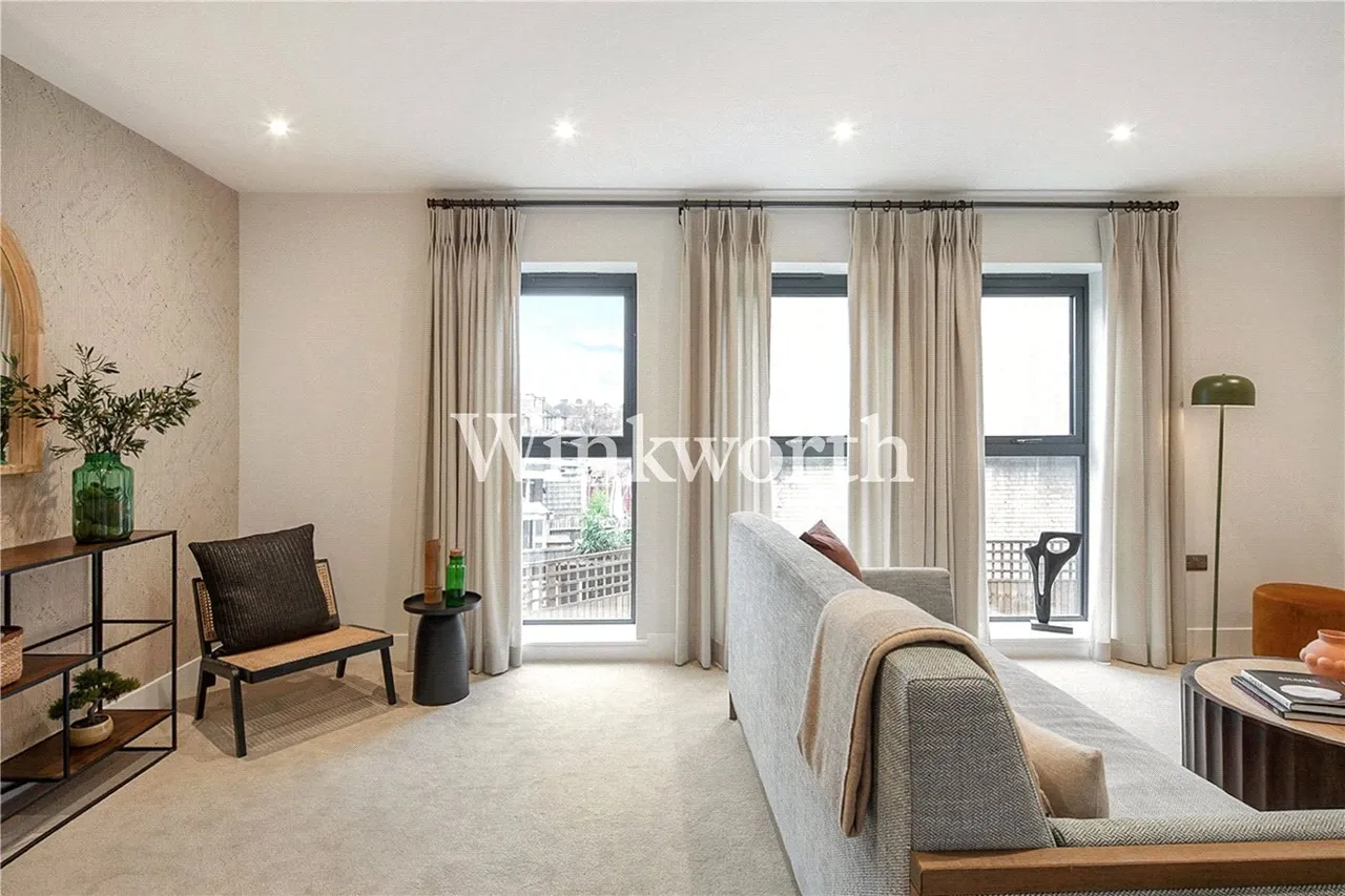 3 bed house for sale — Crawley Road, London, N22