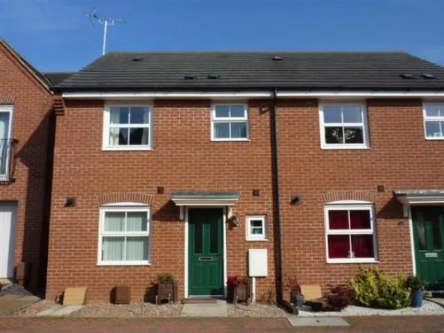 3 bed property to rent, Hillside Gardens, Wittering, PE8