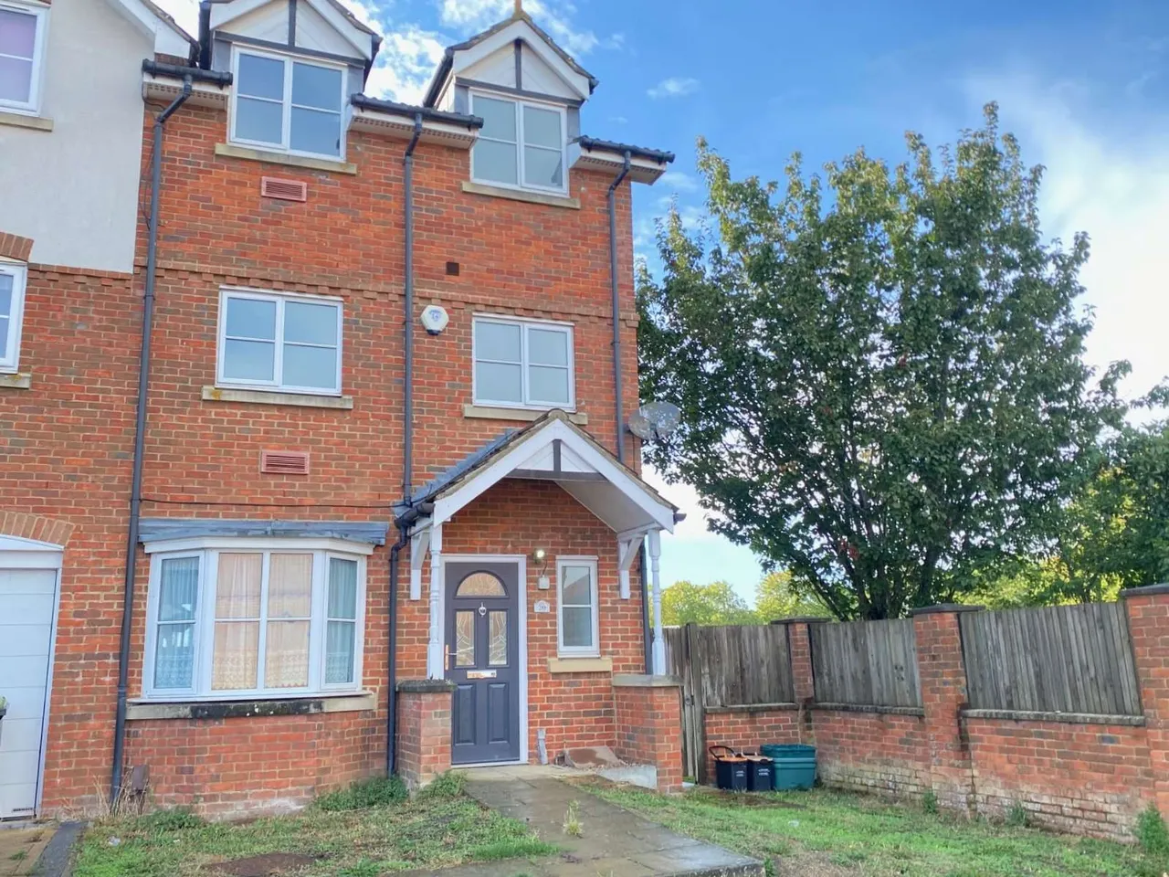 4 bed house to rent — Lewis Mews, Snodland, Kent, ME6 5LN