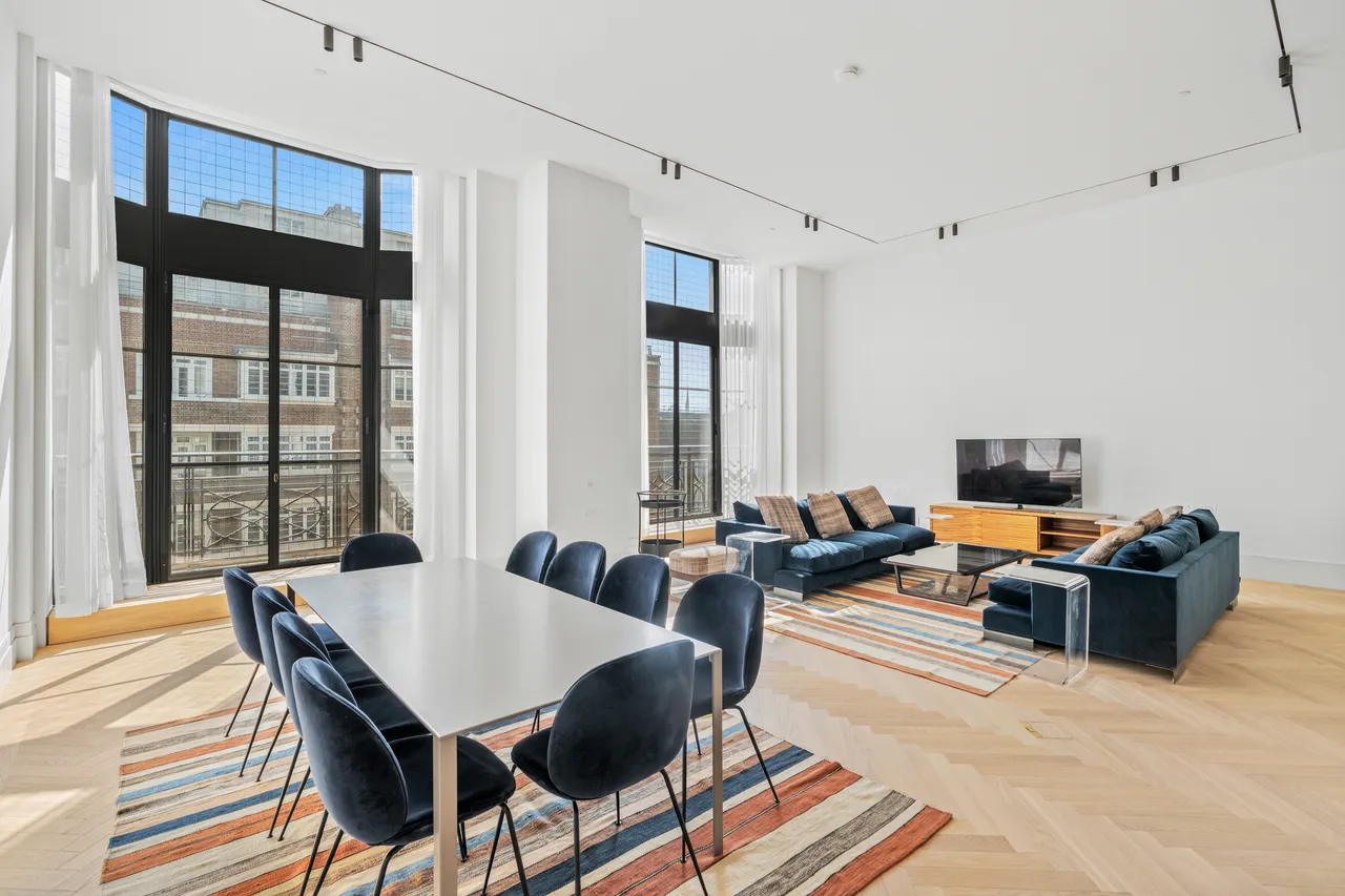 3 bed flat to rent, The Whiteley, Queensway, W2