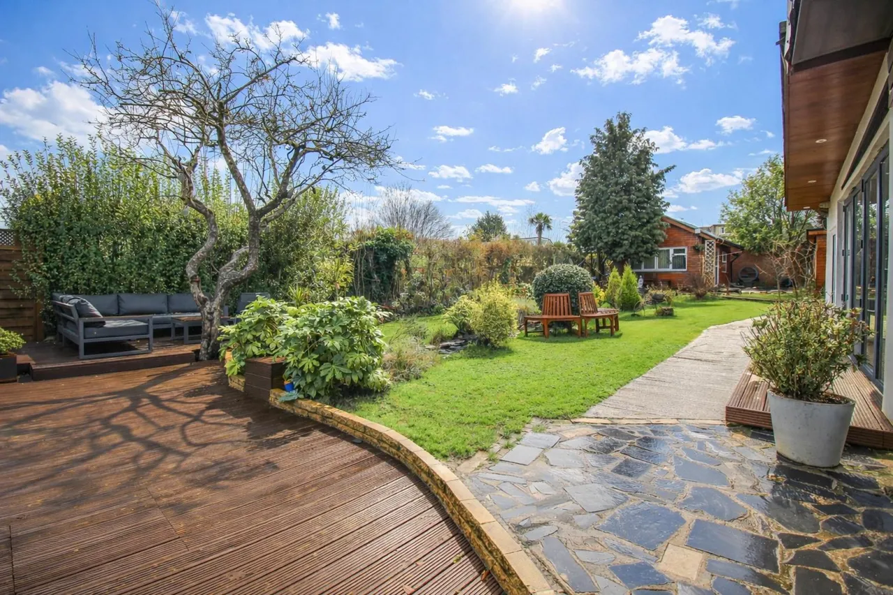 Priory Avenue, Old Harlow, CM17, photo 5