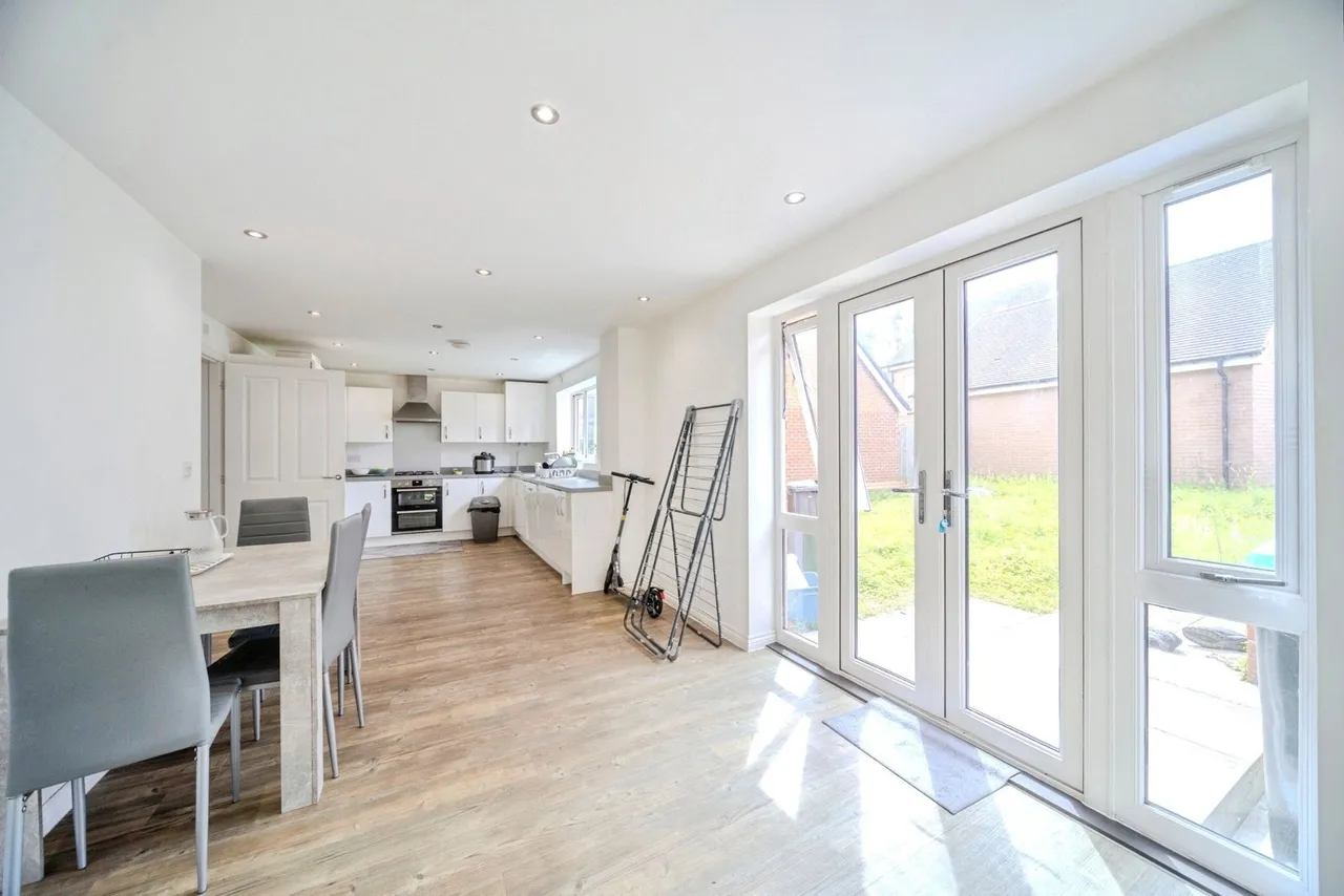 Calshot Drive, Kingsmead, MK4, photo 2