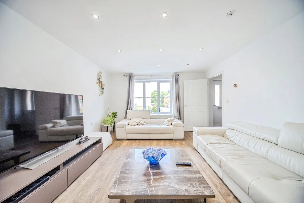 Calshot Drive, Kingsmead, MK4, photo 3