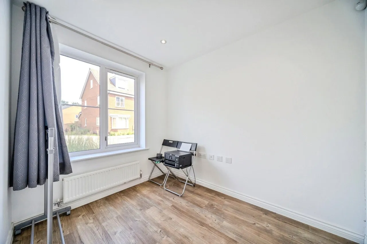 Calshot Drive, Kingsmead, MK4, photo 18