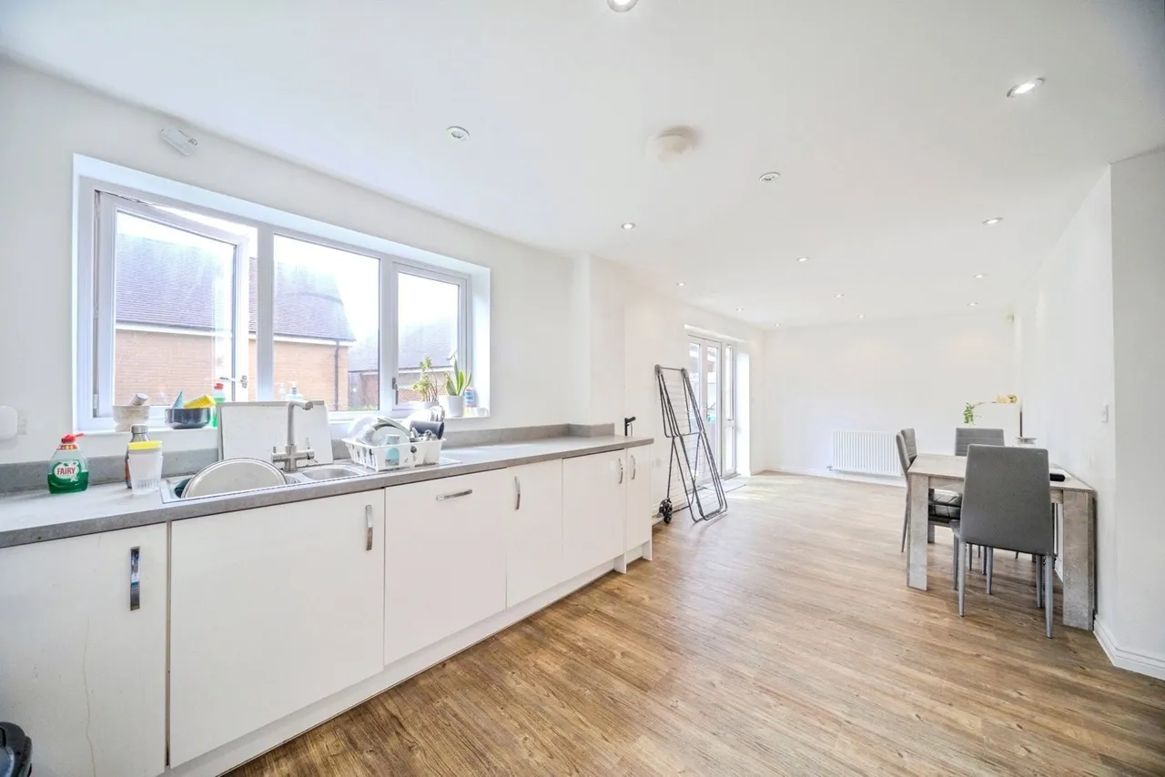 Calshot Drive, Kingsmead, MK4, photo 5