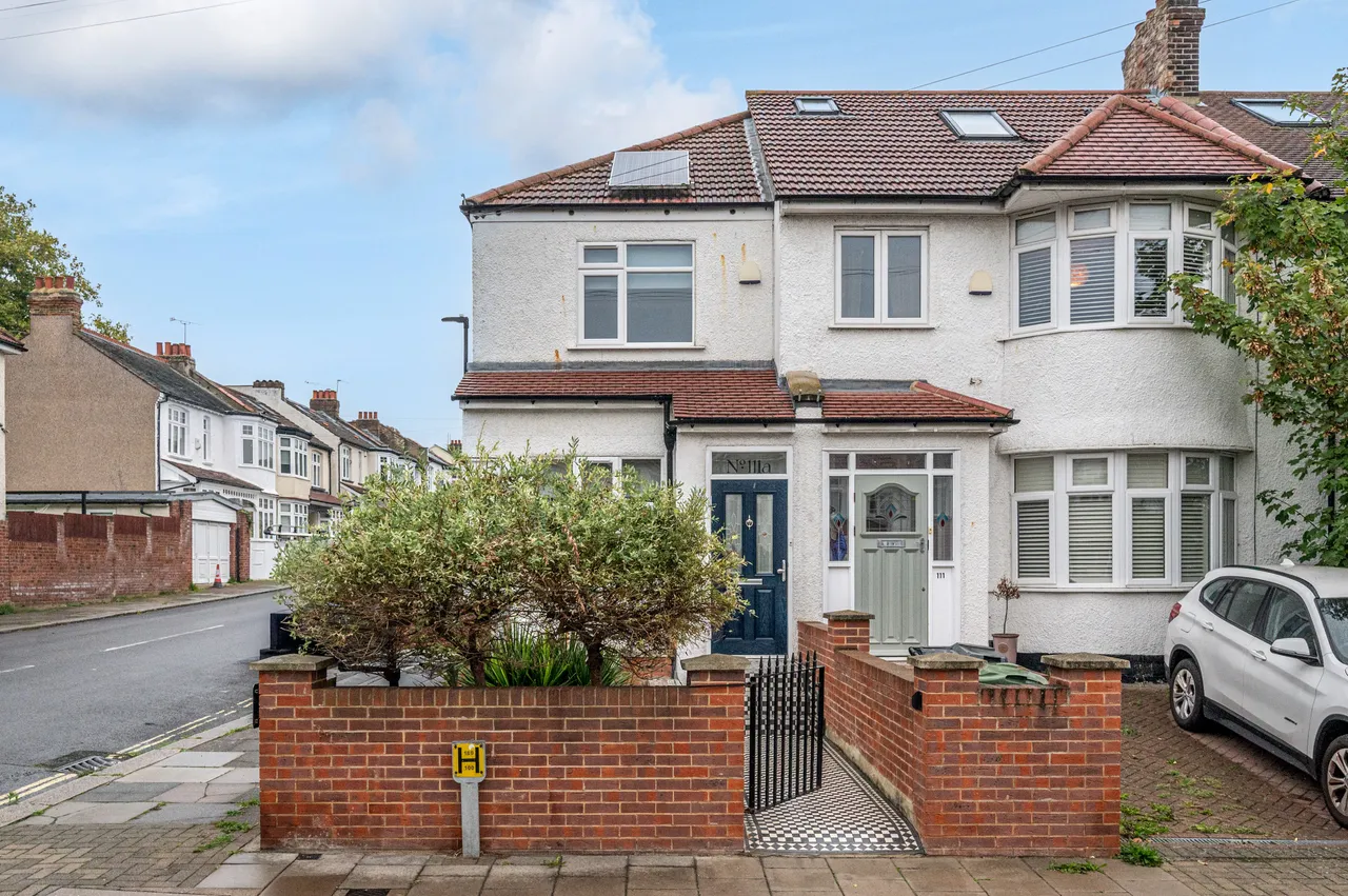 2 bed house for sale, London, SW16