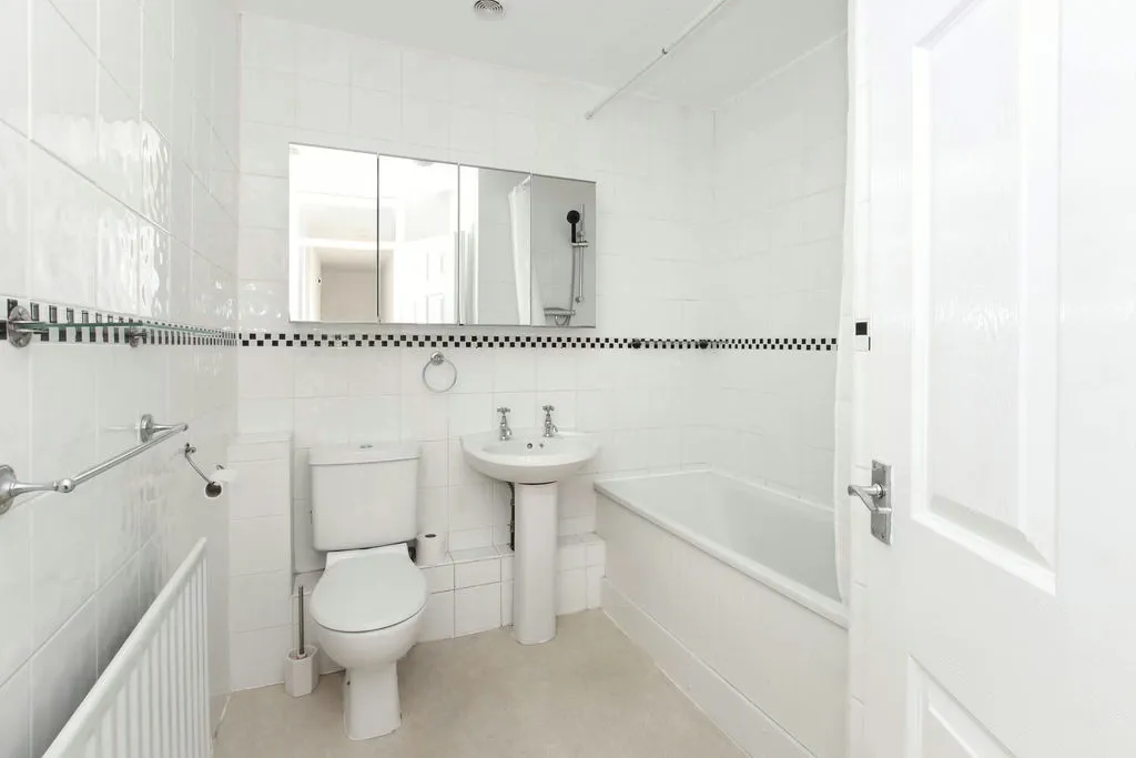 Rutland Gardens, Hemel Hempstead, Hertfordshire, HP2 5XB, photo 4