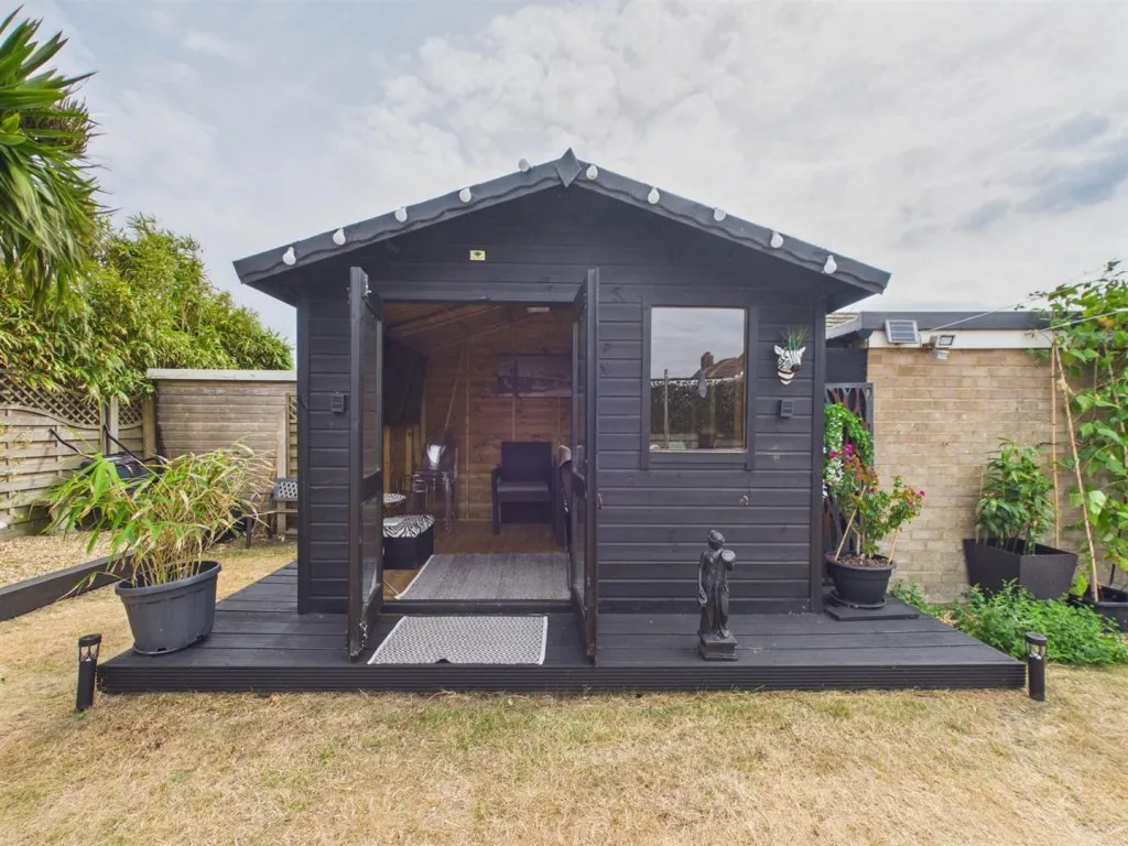 Sutton Avenue, Peacehaven, BN10, photo 14