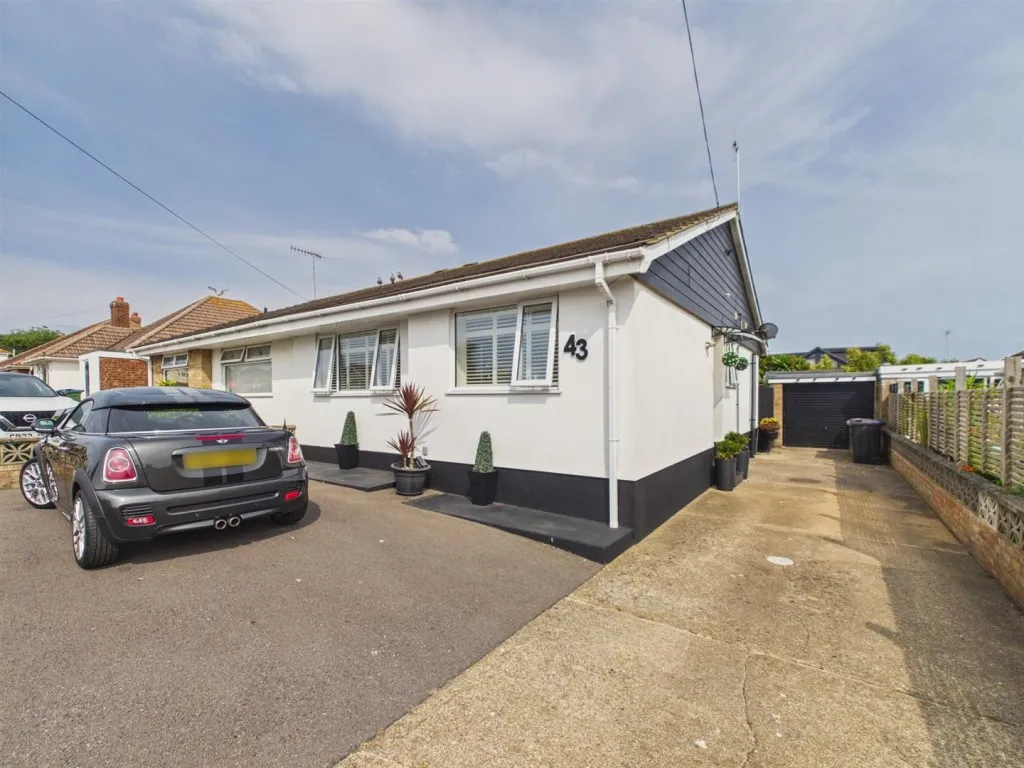 Sutton Avenue, Peacehaven, BN10, photo 2