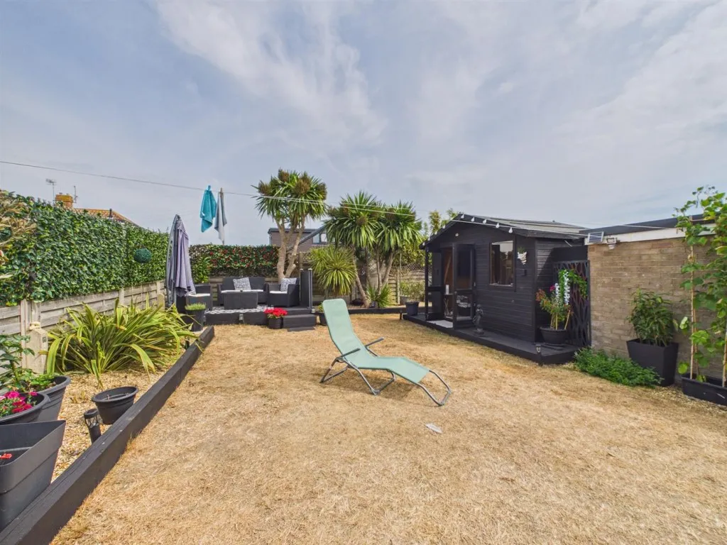 Sutton Avenue, Peacehaven, BN10, photo 11