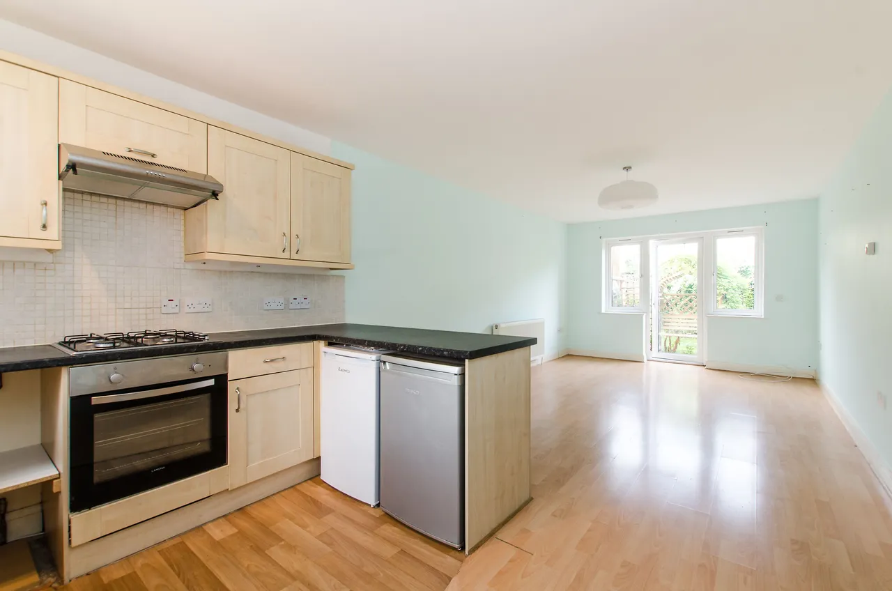 2 bed flat for sale — 3 Telemark Court, 1B Taffy's How, Mitcham
