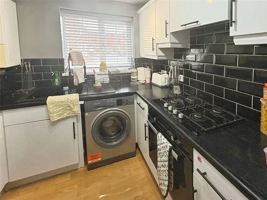 Hatters Court, Bedworth, Warwickshire, CV12, photo 4