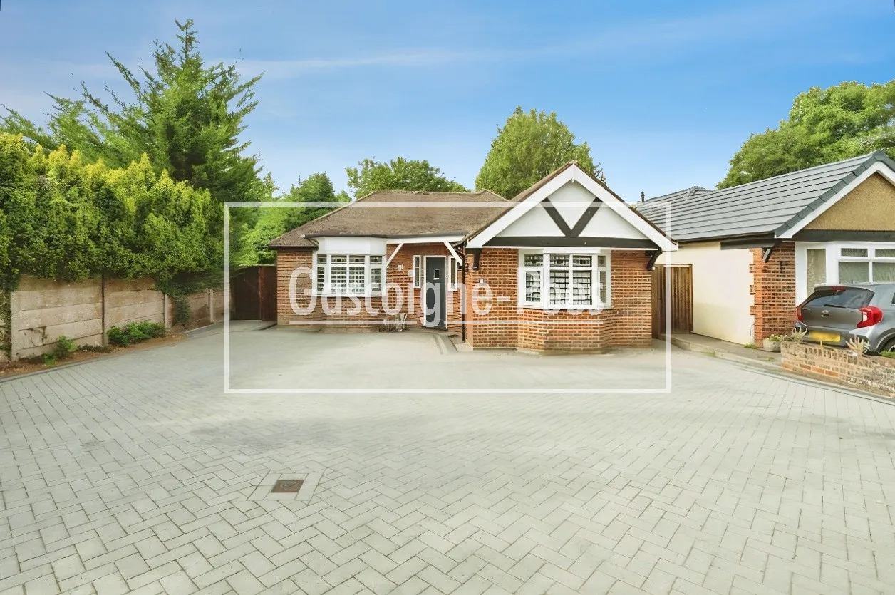 3 bed house to rent, Randalls Road, Leatherhead, KT22