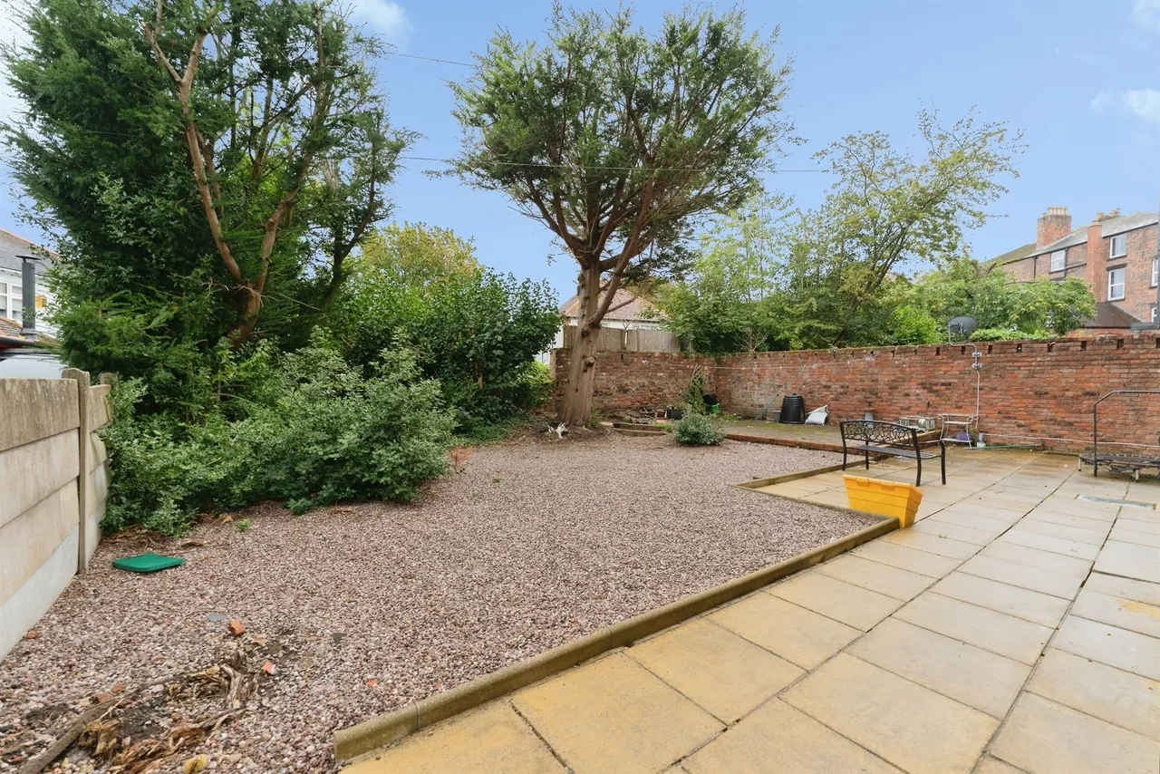 Shrewsbury Road, Oxton, CH43, photo 13