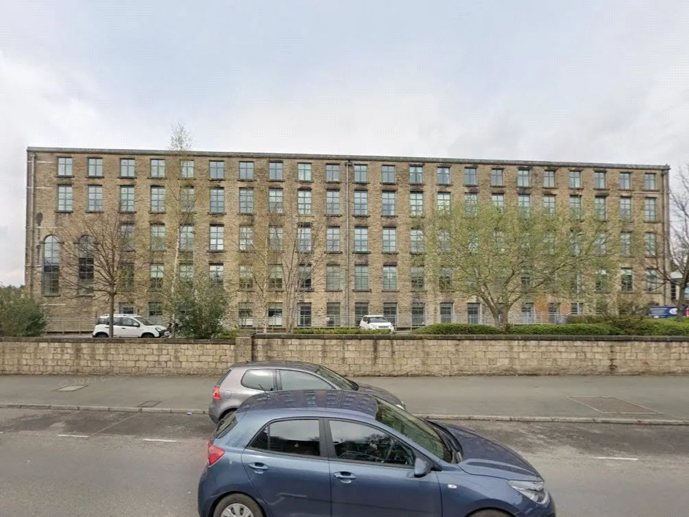 2 bed flat for sale — Glossop Brook Road, Glossop, Derbyshire, SK13
