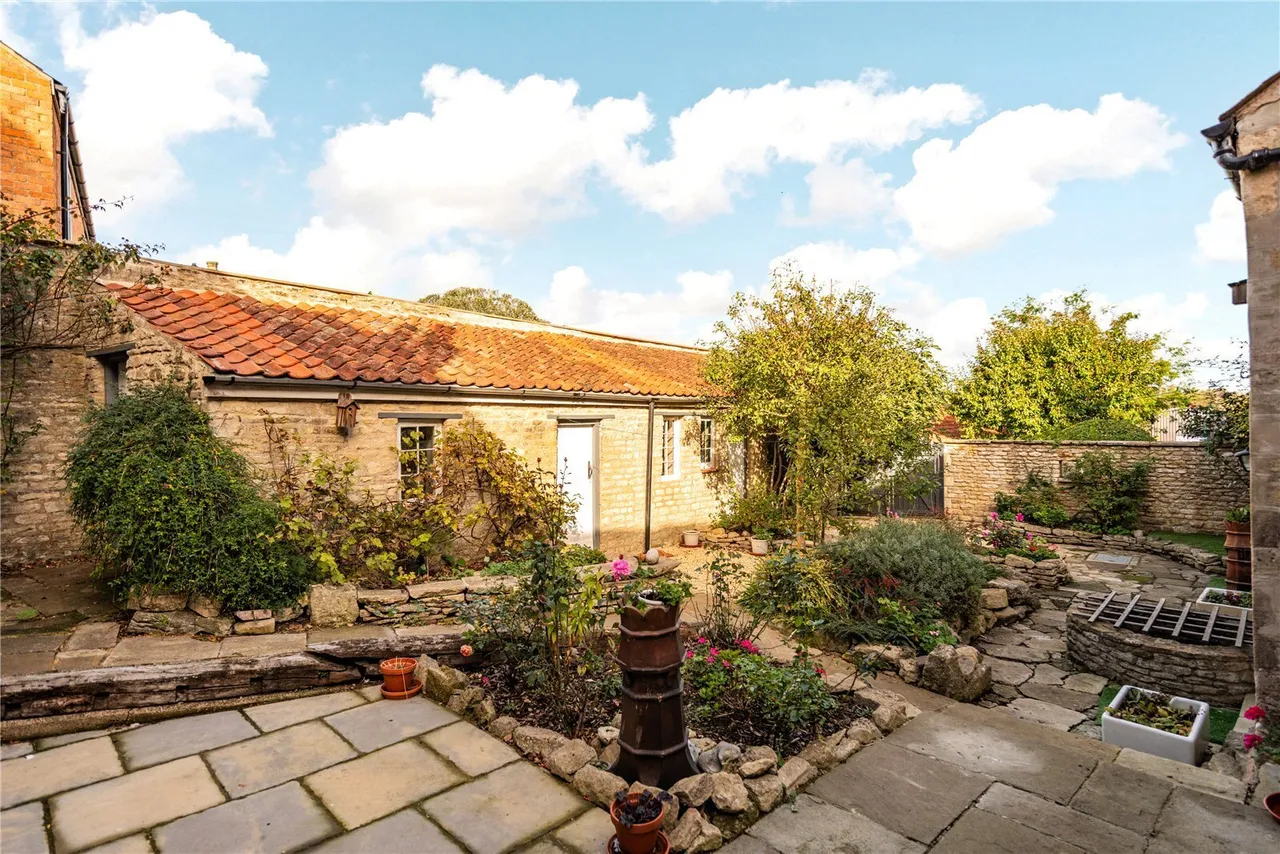 North Street, Oundle, PE8, photo 24
