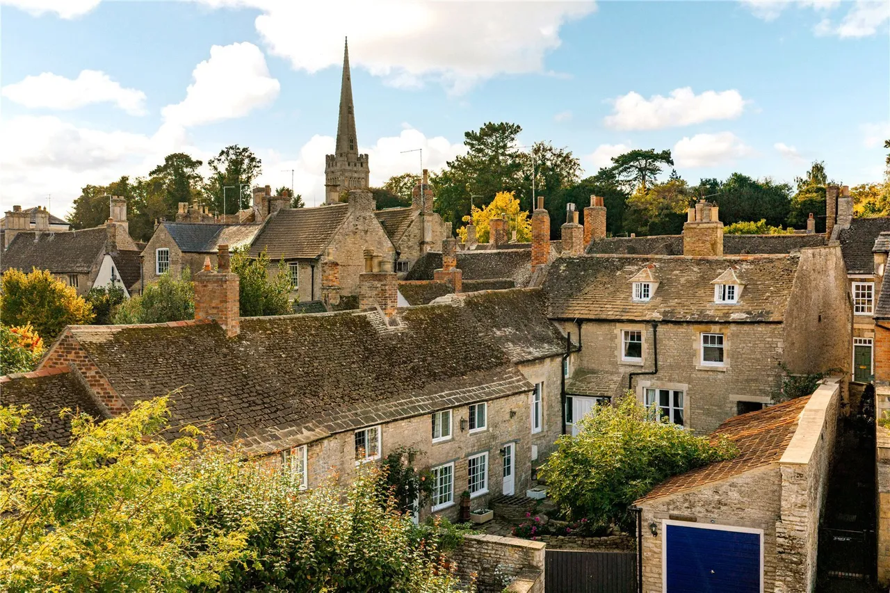 North Street, Oundle, PE8, photo 4