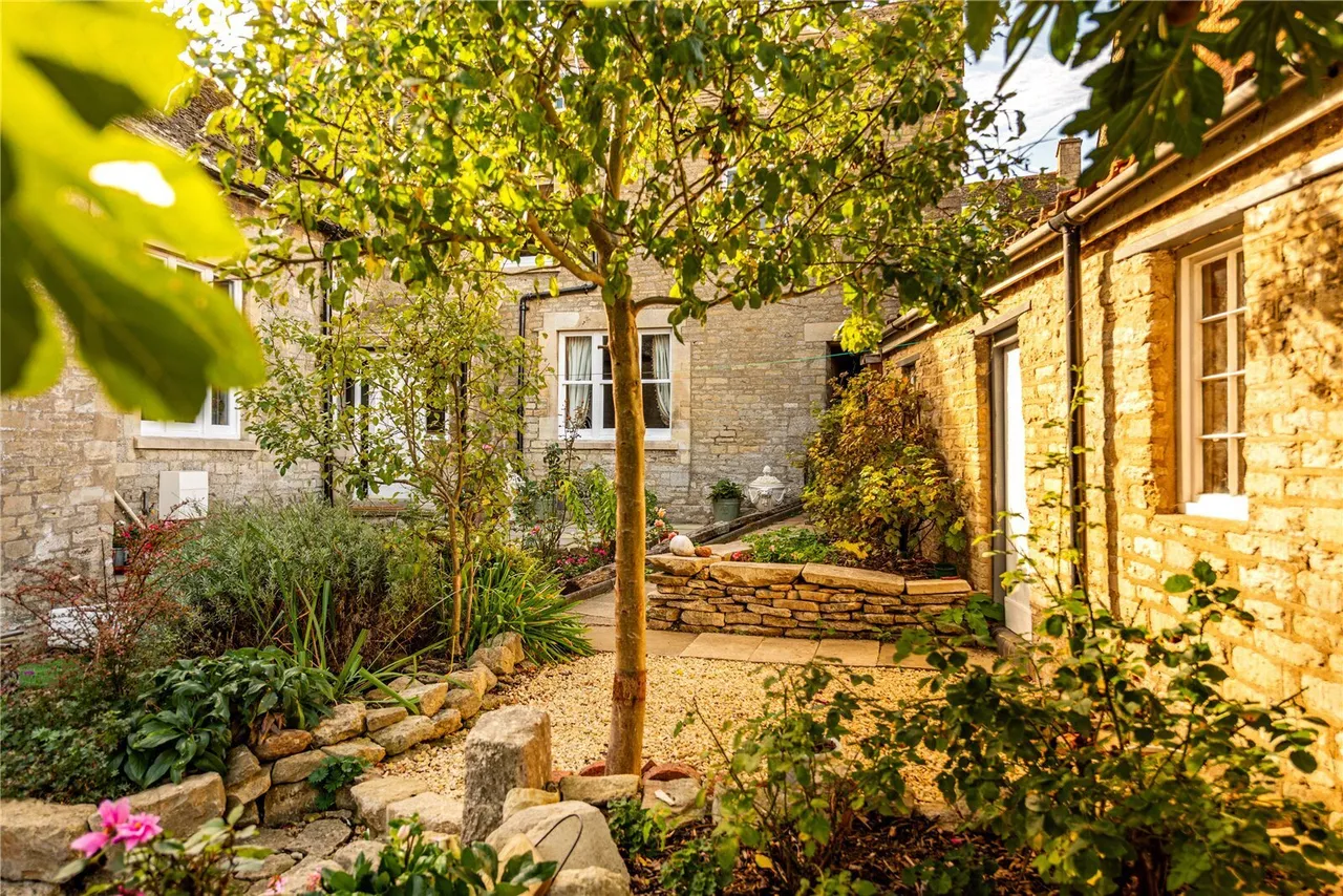 North Street, Oundle, PE8, photo 26
