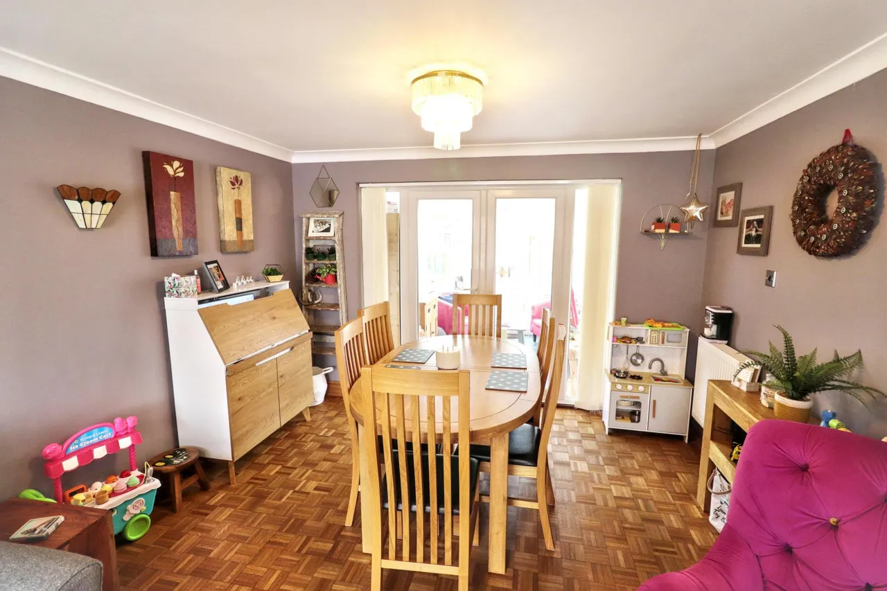 Avebury Gardens, Spalding, PE11, photo 5