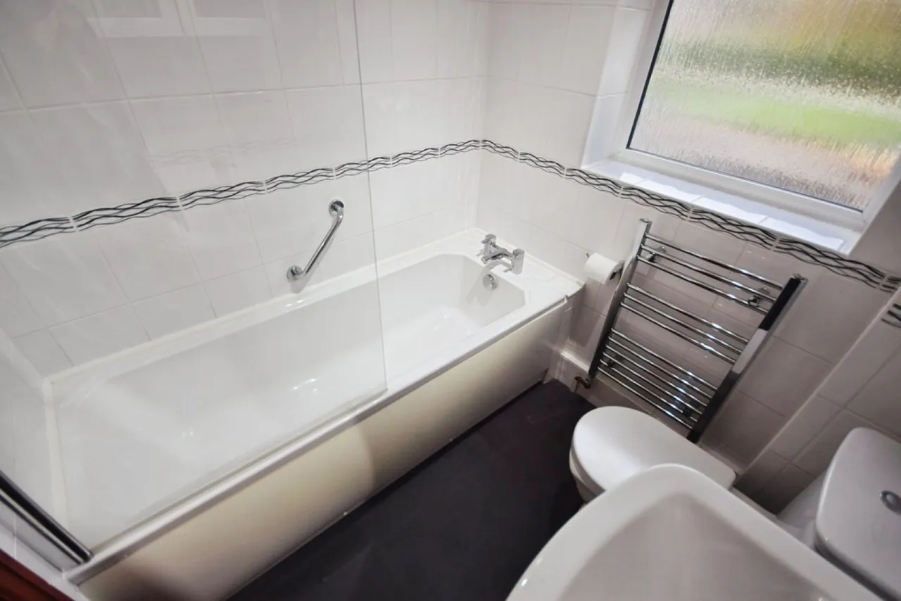 Wedgewood Court, Belmont Road, photo 8