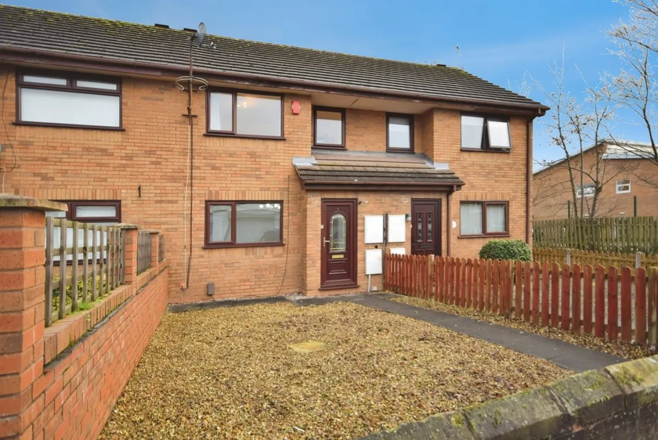 2 bed house to rent — Wedgewood Court, Belmont Road