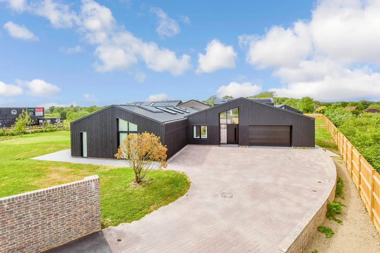 Hartfield Road, Cowden, TN8, photo 34