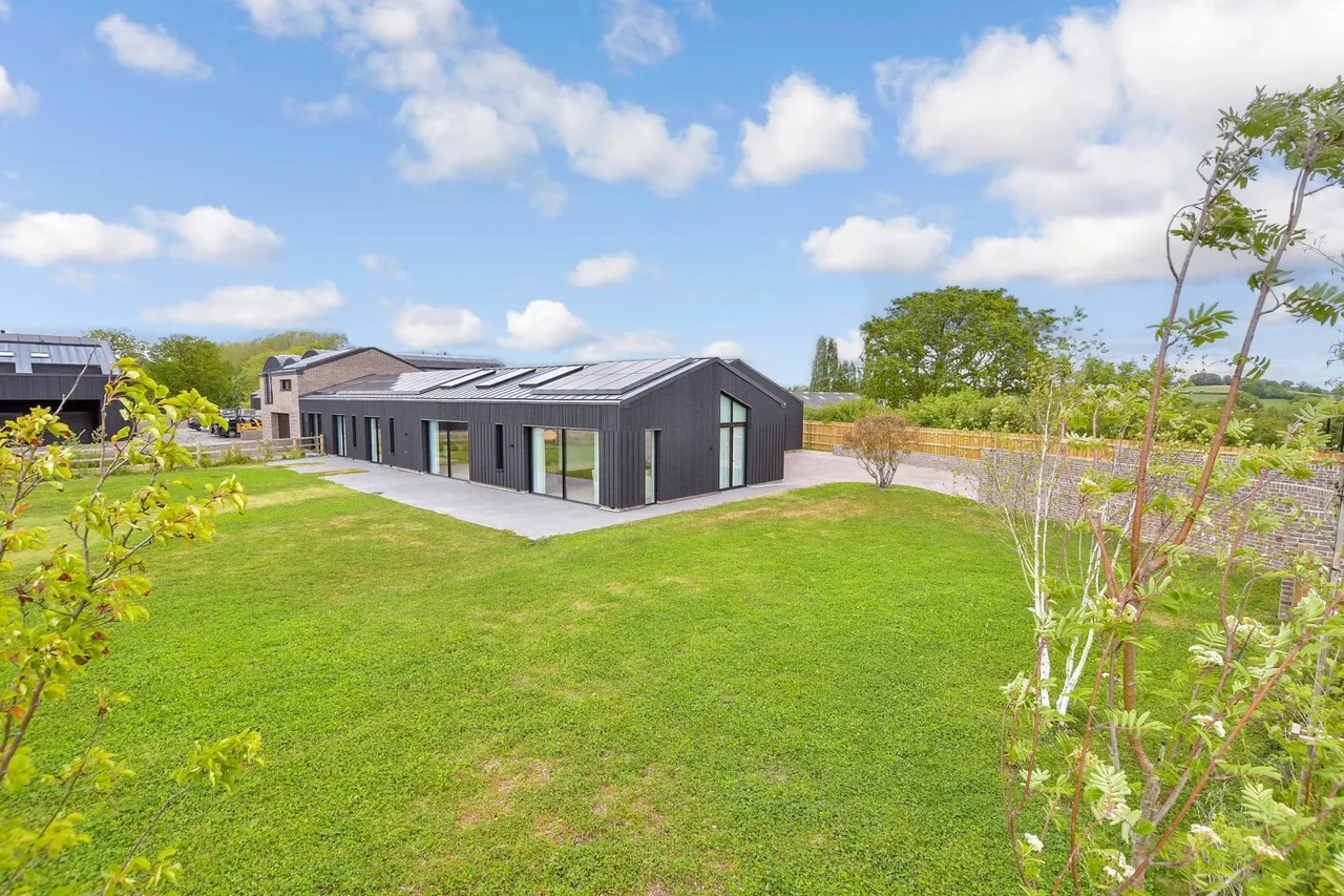 Hartfield Road, Cowden, TN8, photo 2