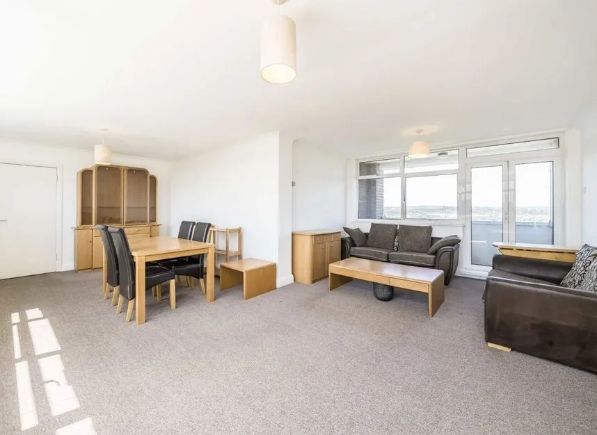 The Knoll, Ealing, W13, photo 2