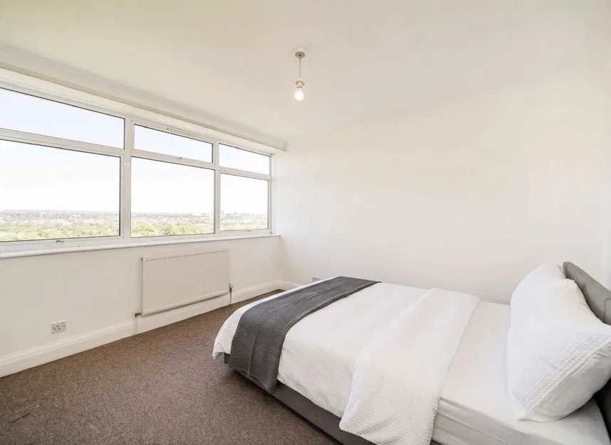 The Knoll, Ealing, W13, photo 3