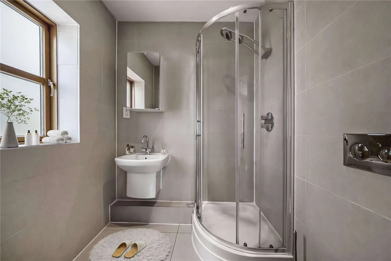 Clarence Road, Teddington, TW11 0BN, photo 7