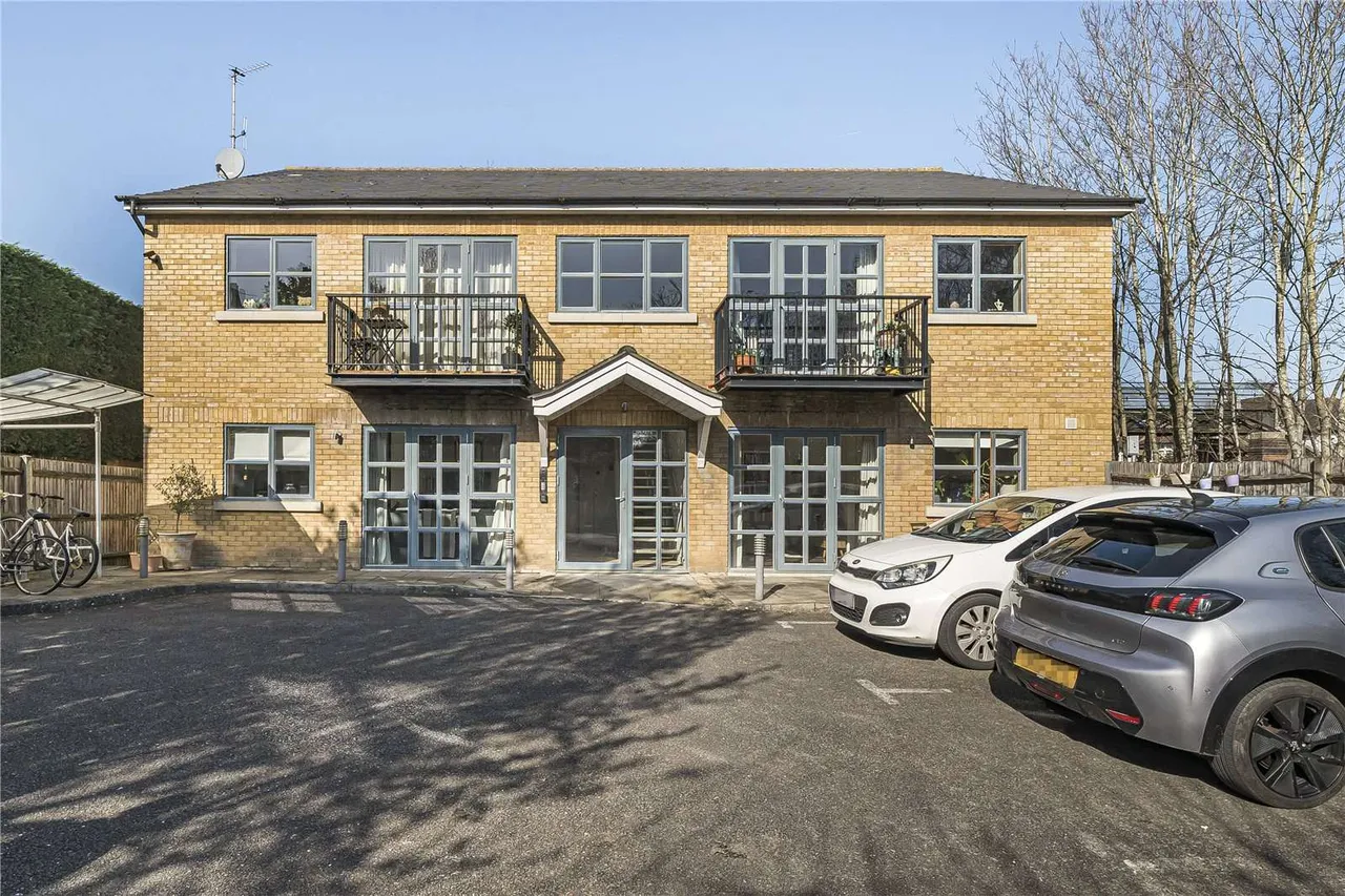 2 bed flat for sale — Clarence Road, Teddington, TW11 0BN