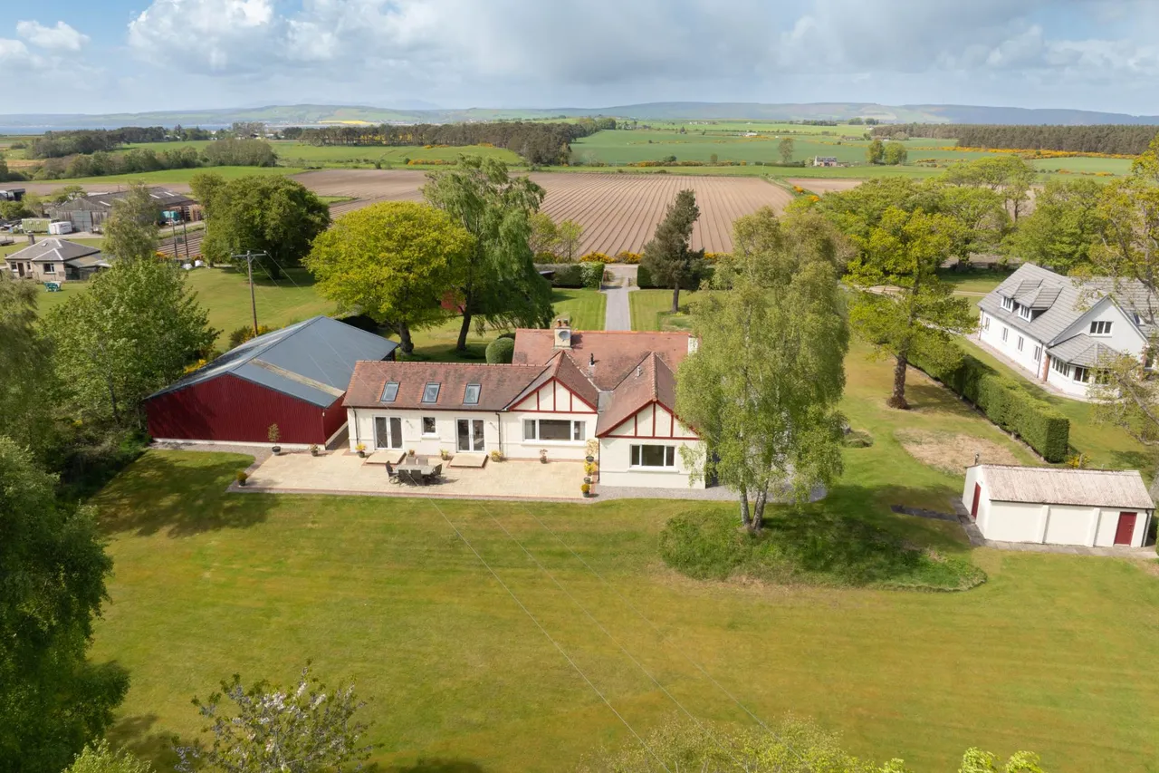 Windywhins, Gollanfield, IV2 7QP, photo 39