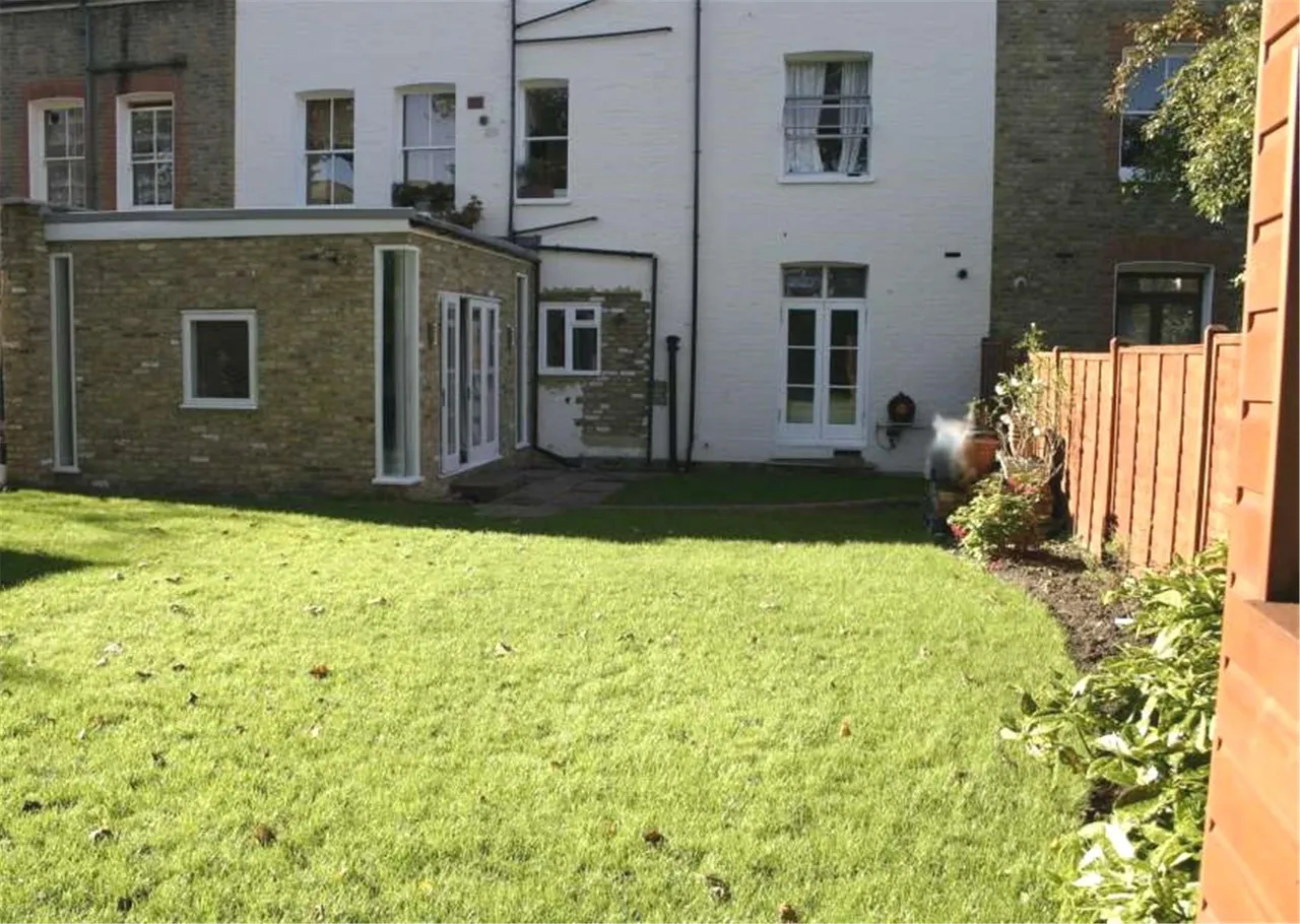 Huron Road, London, SW17 8RG, photo 9