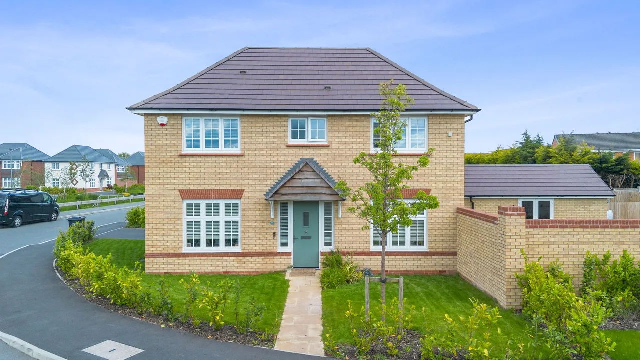 Bainbridge Avenue, Lowton, Warrington, Warrington, WA3 2DJ, photo 5