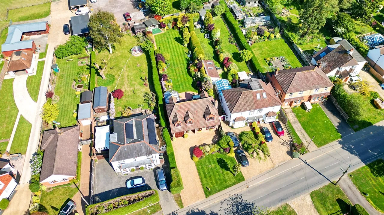 Glaziers Lane, Normandy, Guildford, Surrey, GU3 2EA, photo 11
